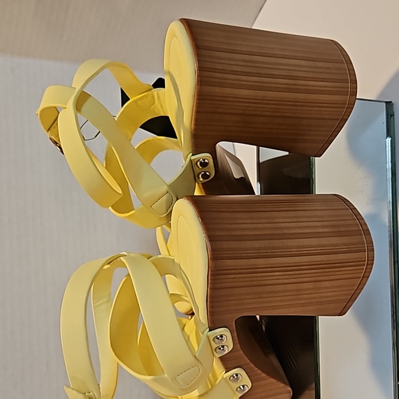 (NWT) FOREVER 21 PLATFORMS - Picture 4 of 5